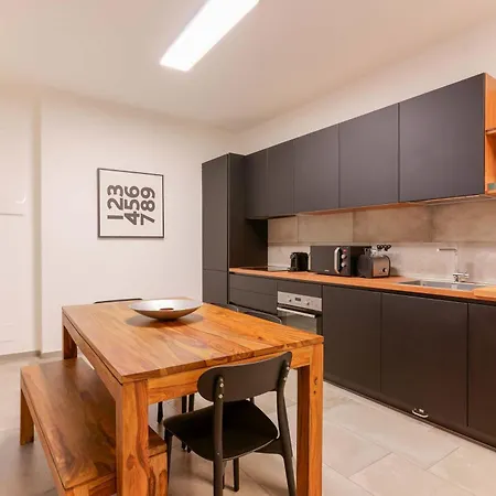 Sette Chiese By Lesdomus *